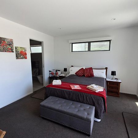 Papamoa Beach, Pohutukawa Deluxe Studio, On Hugoway Екстер'єр фото